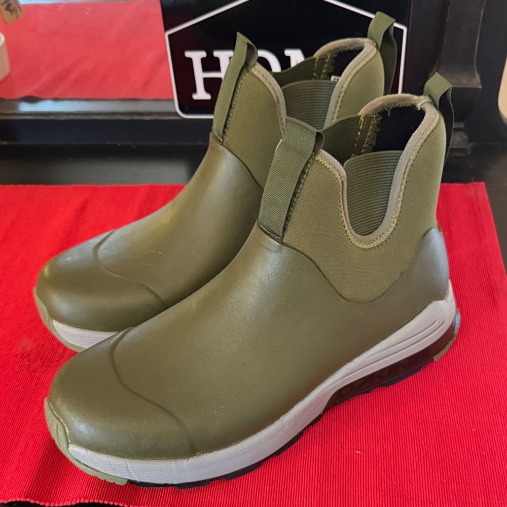 Dakine Olive Green Slush Sport Snow Boot - Men's Size 10 new never worn no tags